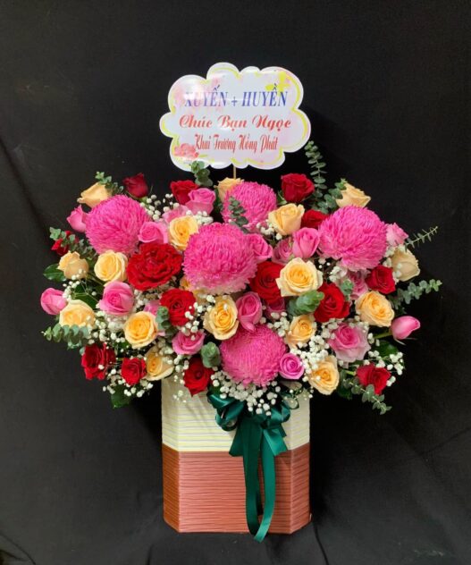 Giỏ Hoa Lãng Mạn và Quyến Rũ