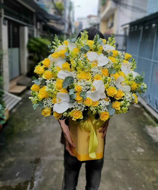 Giỏ Chúc Mừng - Nắng Sáng Hồng Vàng