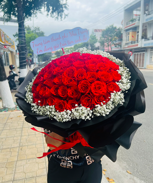 Đang Giữ Trái Tim Anh